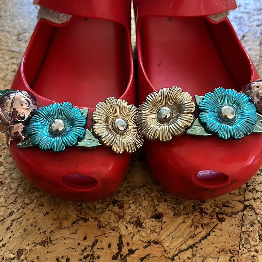 Gently loved Mini Melissa spring collection - Picture 2 of 3